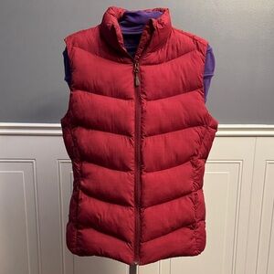 Wind River Women's Red Puffer Vest